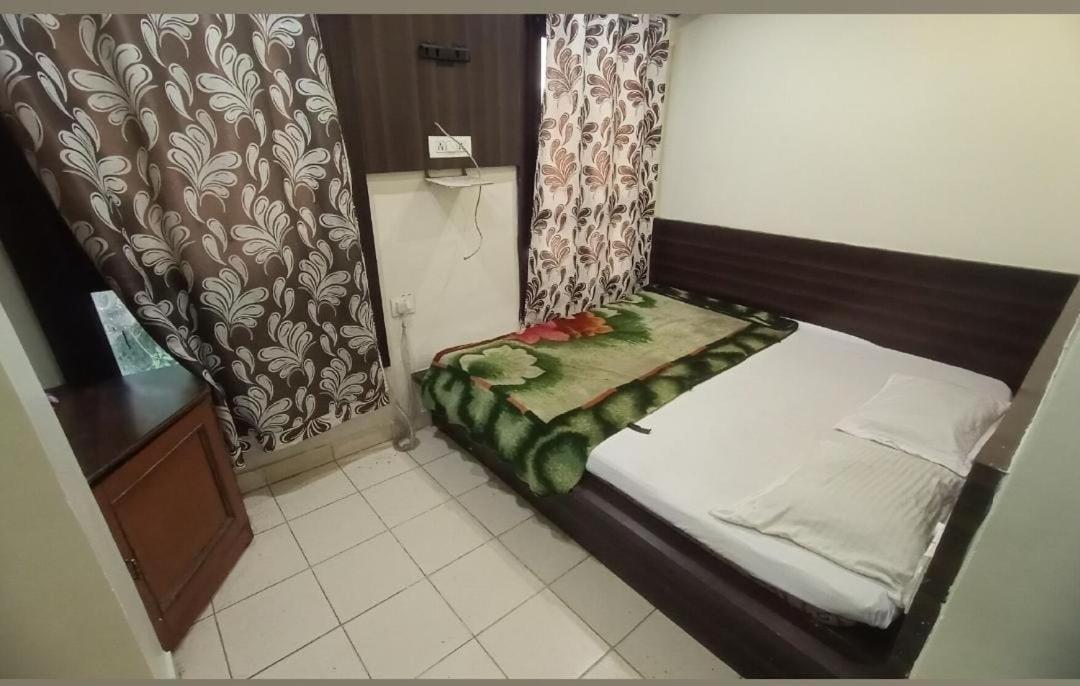 Hotel Paradise Stays Pachmarhī Kültér fotó